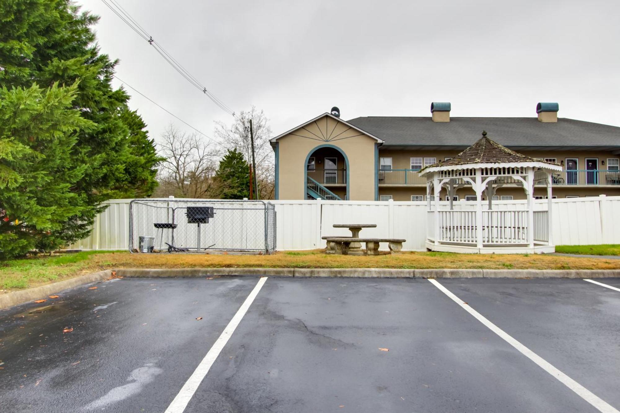 Parkway Condo About Walk To Island In Pigeon Forge! Eksteriør billede