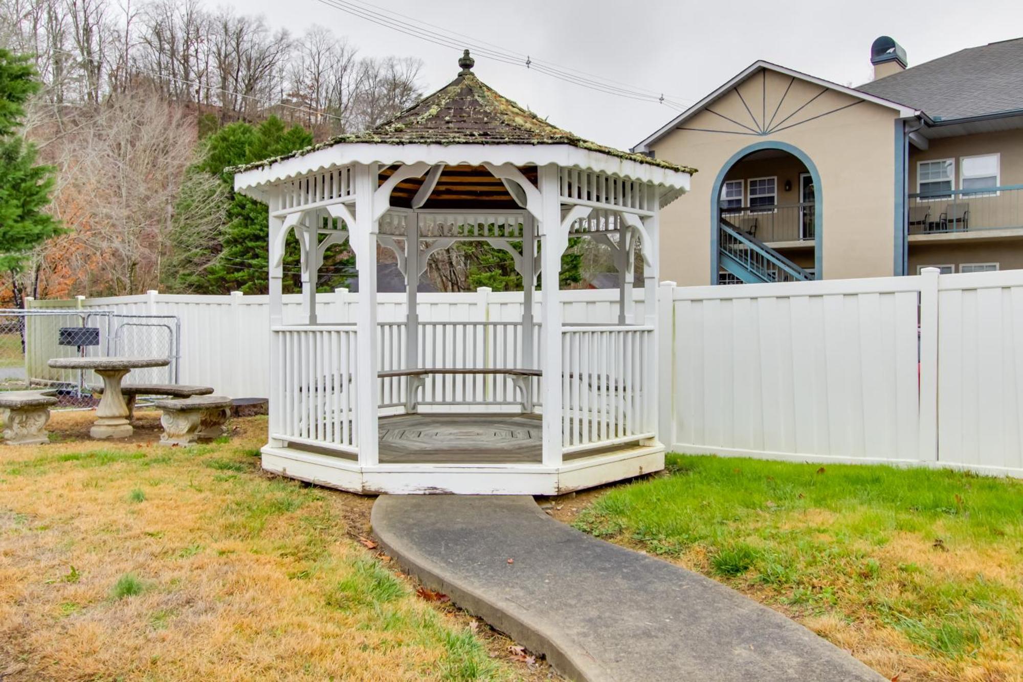 Parkway Condo About Walk To Island In Pigeon Forge! Eksteriør billede
